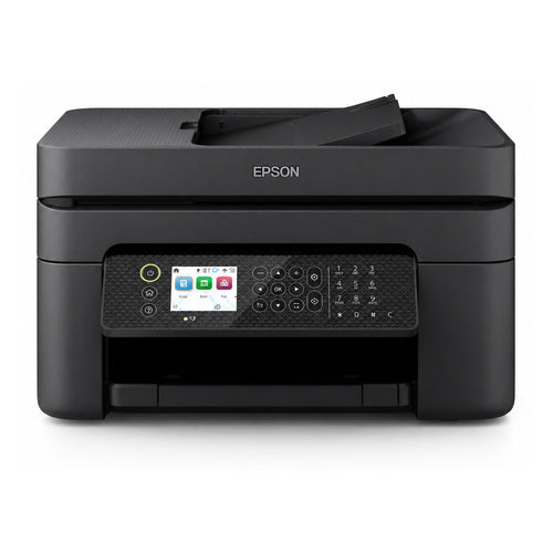 Detalle de la impresora de etiquetas Epson WF-2950DWF con su zona de trabajo
