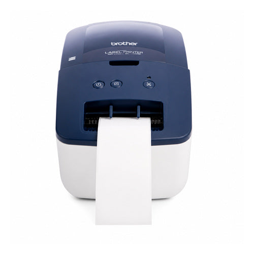 Impresora de etiquetas Brother QL-600 QL600BXX1 en uso sobre fondo blanco