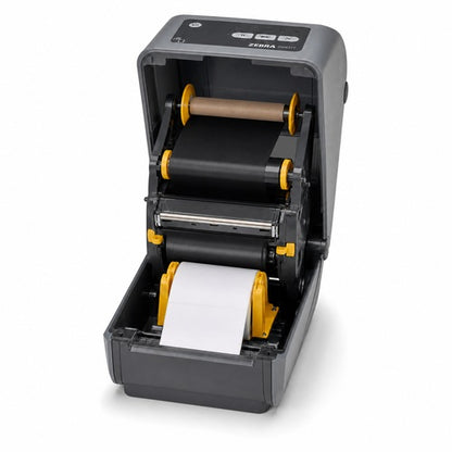 Impresora Zebra ZD421T abierta con ribbon en rollo, núcleo de recogida y etiquetas correctamente instalados