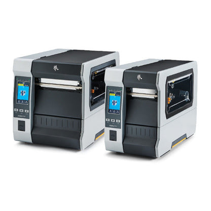 Detalle de la impresora de etiquetas Zebra ZT620 con su zona de trabajo